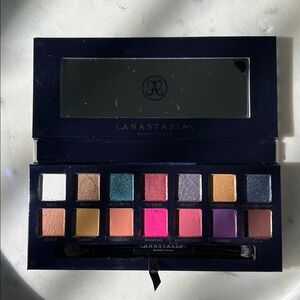 ABH Riviera eyeshadow palette